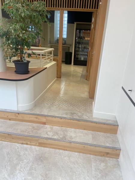 carrelage 80x80 centre laennec